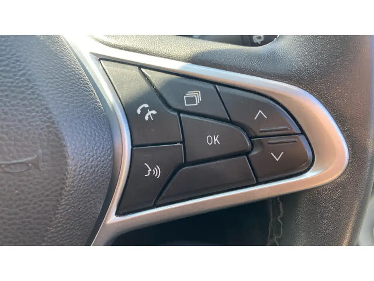 2021-renault-clio-10-tce-iconic-90ps-big-29