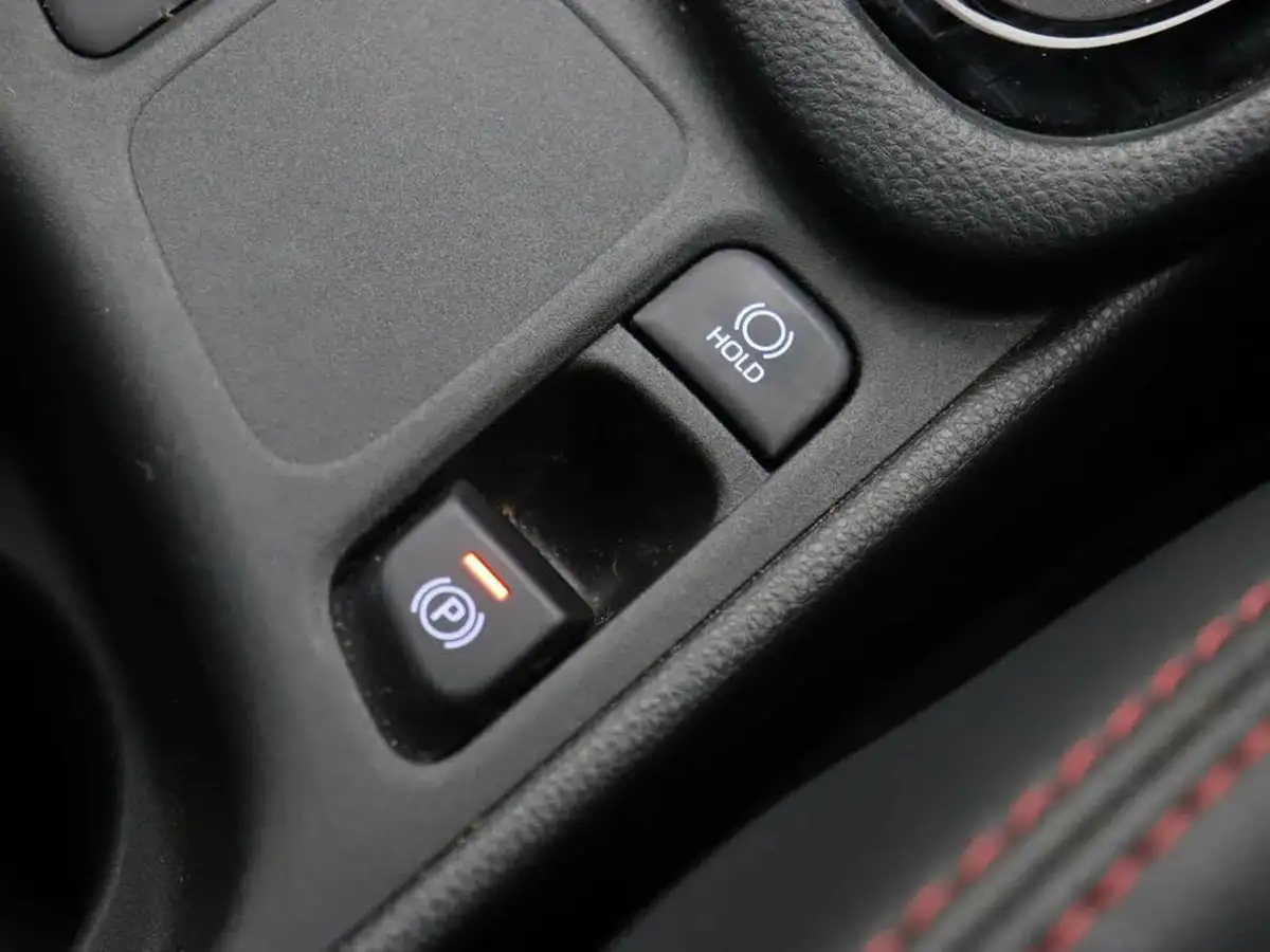 2021-toyota-yaris-15-vvt-i-launch-edition-big-21