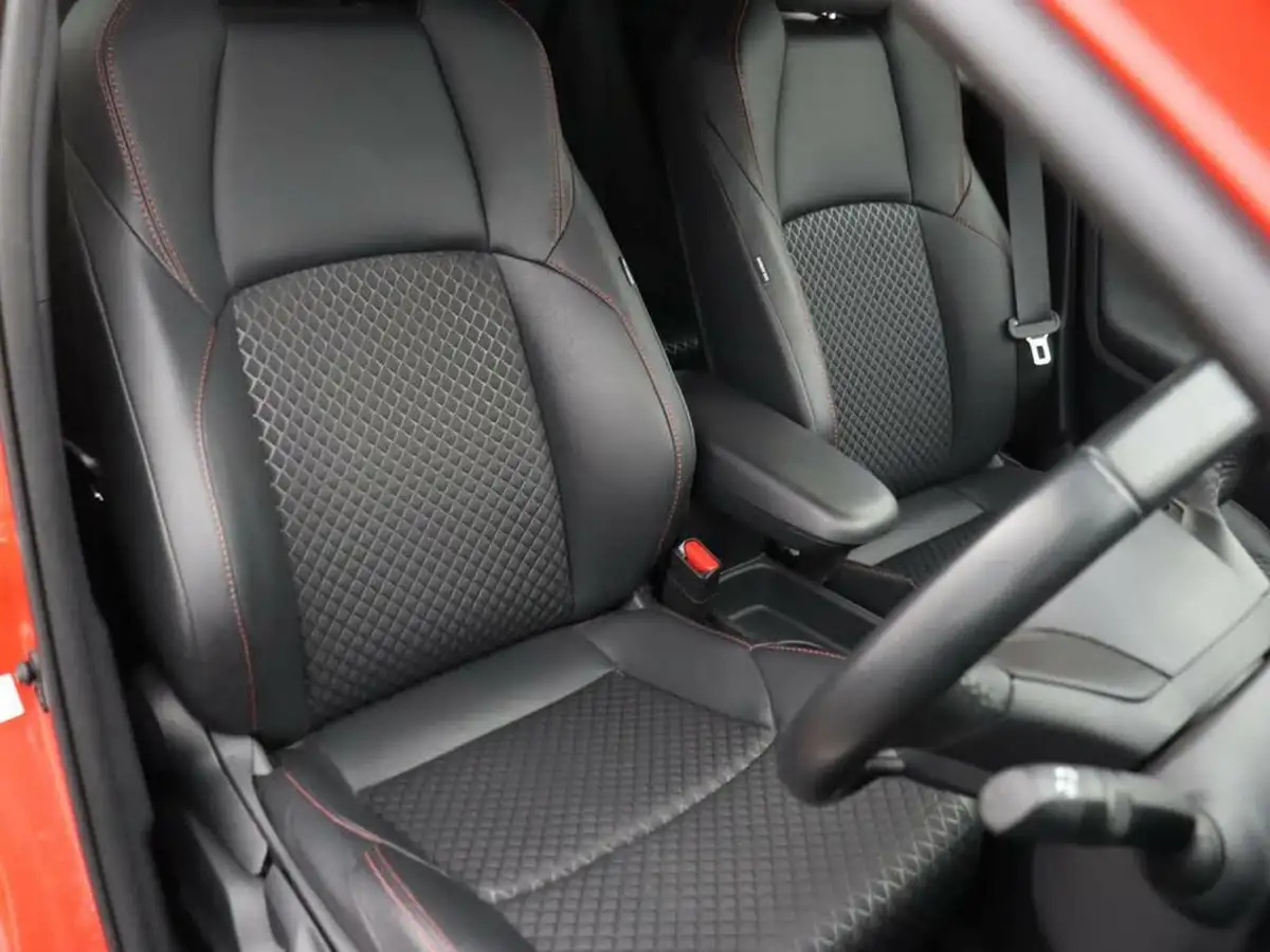 2021-toyota-yaris-15-vvt-i-launch-edition-big-6