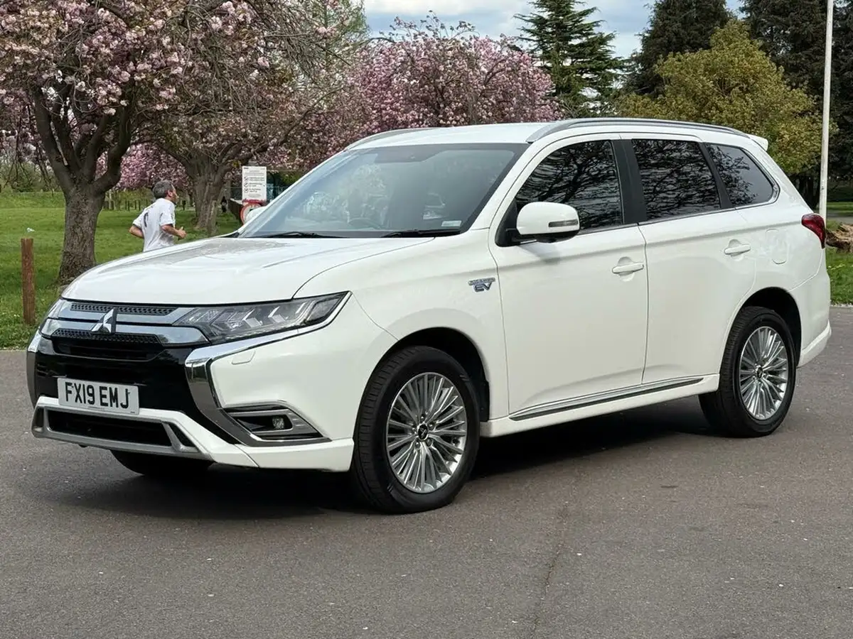 2019-mitsubishi-outlander-24-4h-phev-big-5