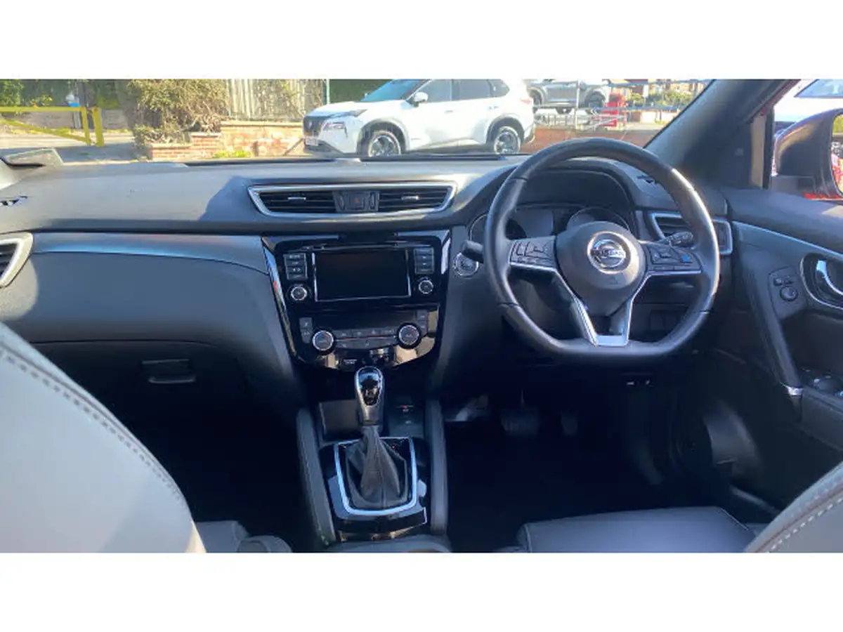 2019-nissan-qashqai-13-dig-t-tekna-160ps-19in-alloys-dct-big-9