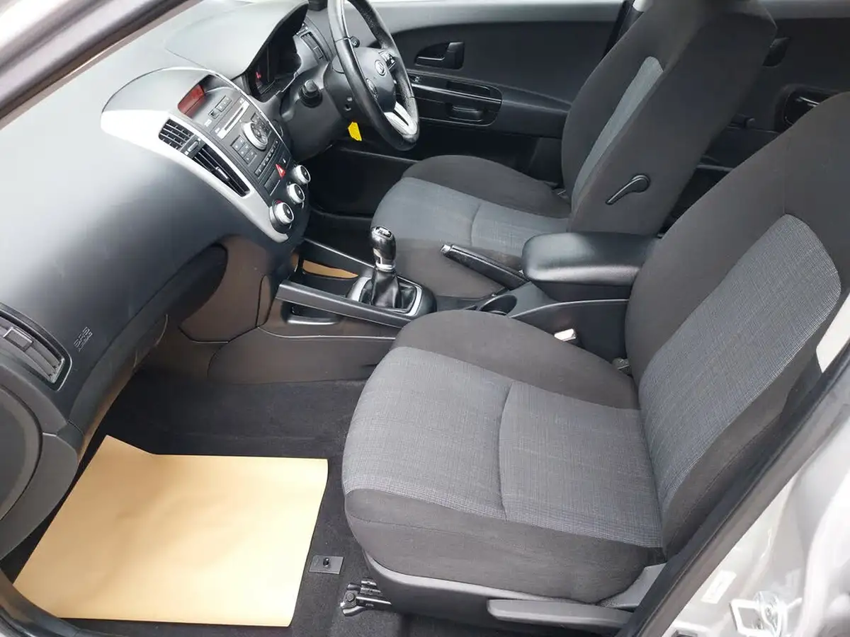 2011-kia-ceed-16td-2-113bhp-estate-big-22