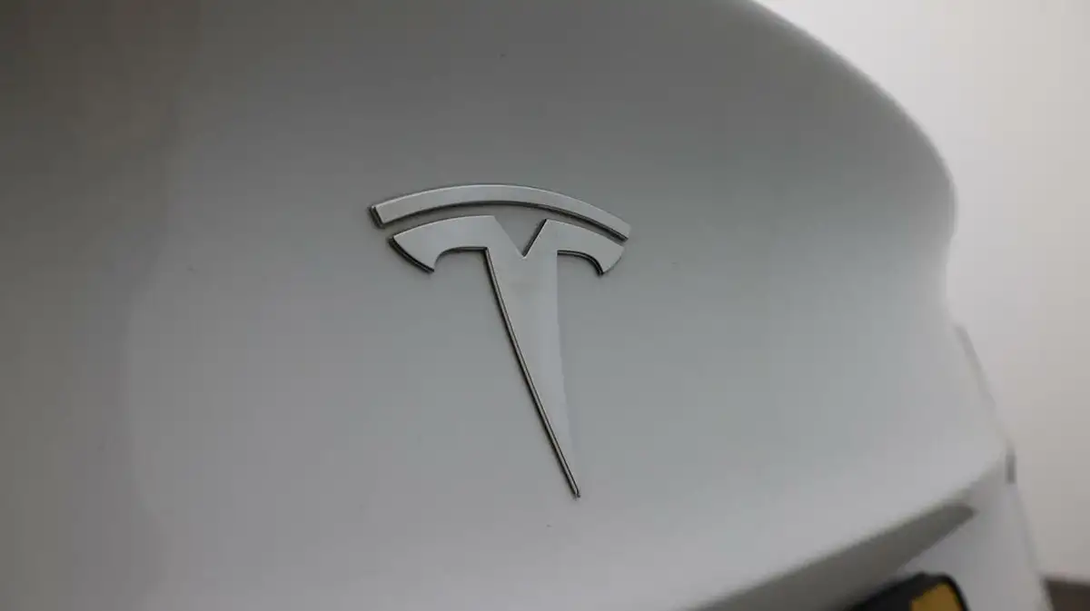 2021-tesla-model-3-e-standard-plus-big-21