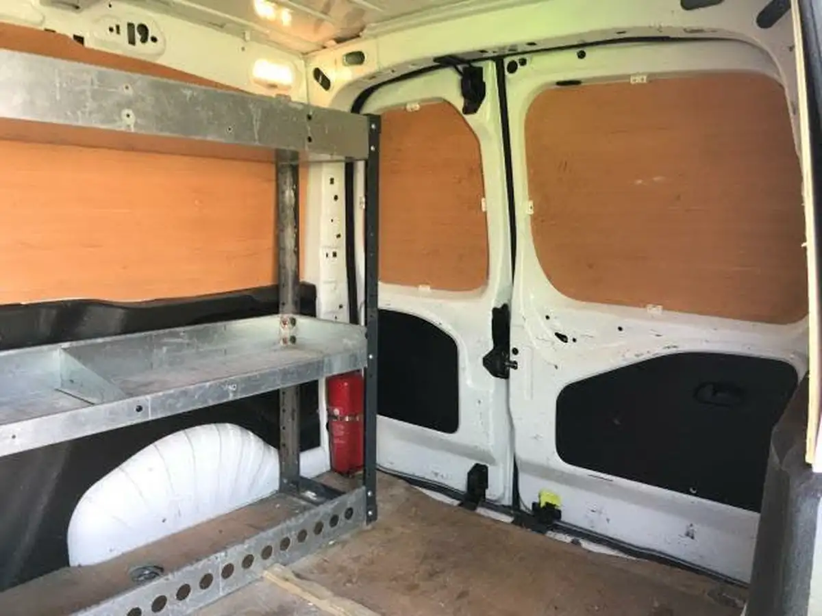 2021-peugeot-partner-15-bluehdi-1000-professional-100ps-eu6dt-panel-big-8