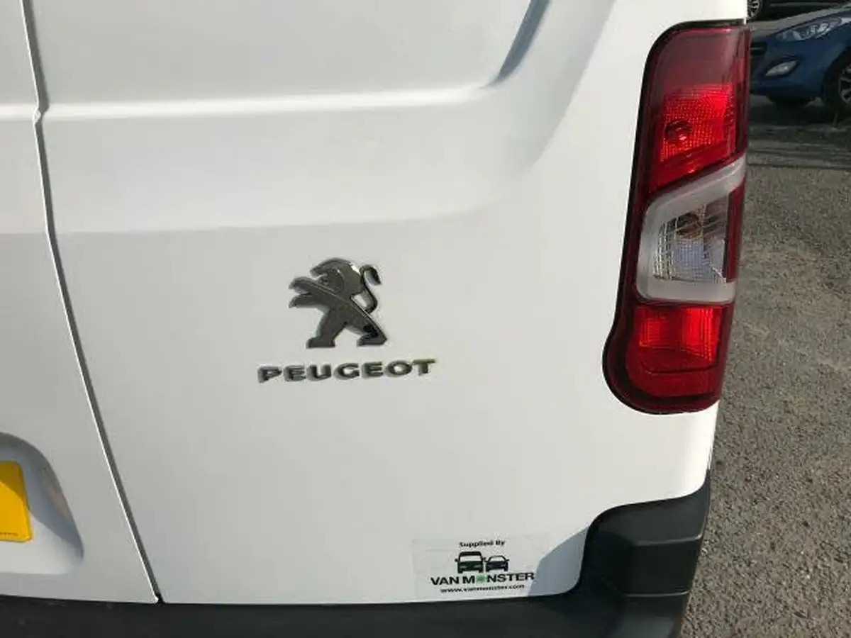 2021-peugeot-partner-15-bluehdi-1000-professional-100ps-eu6dt-panel-big-30
