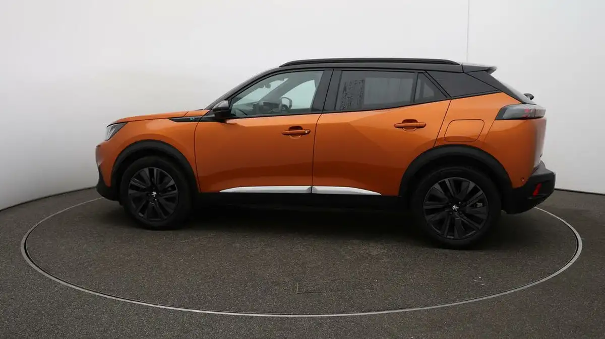 2022-peugeot-2008-suv-e-gt-premium-big-52