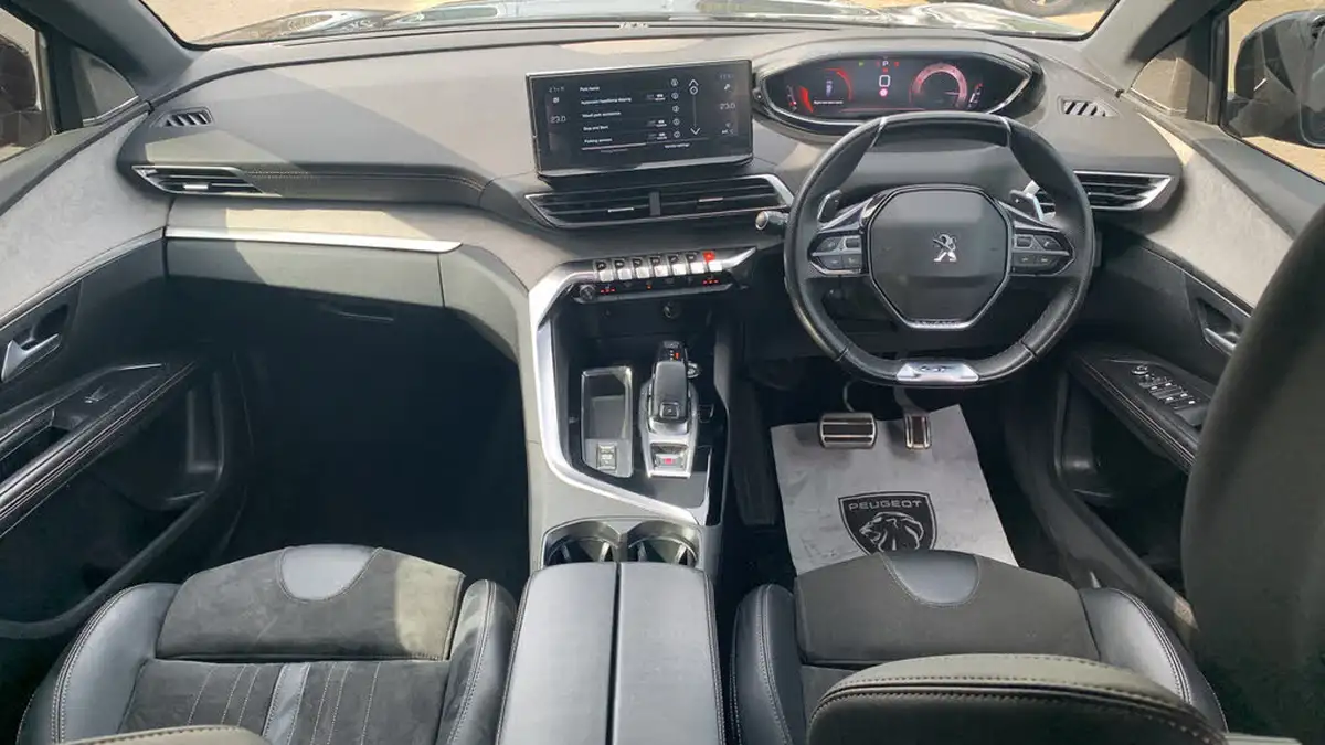 2022-peugeot-5008-suv-12-puretech-gt-premium-big-3