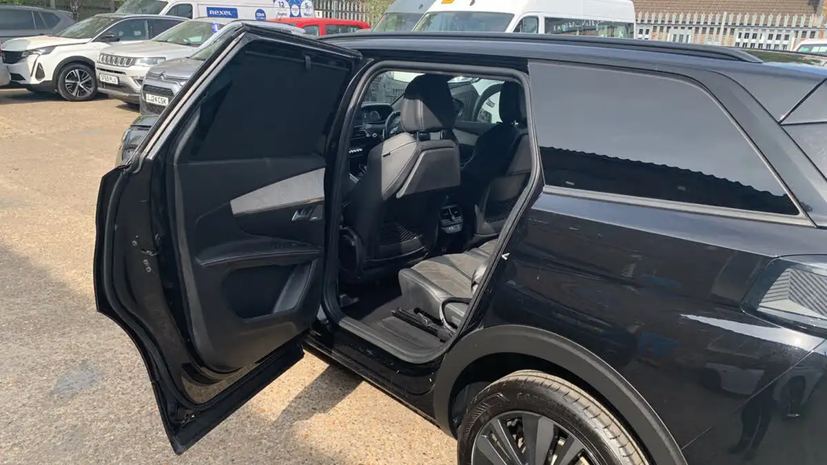 2022-peugeot-5008-suv-12-puretech-gt-premium-big-55