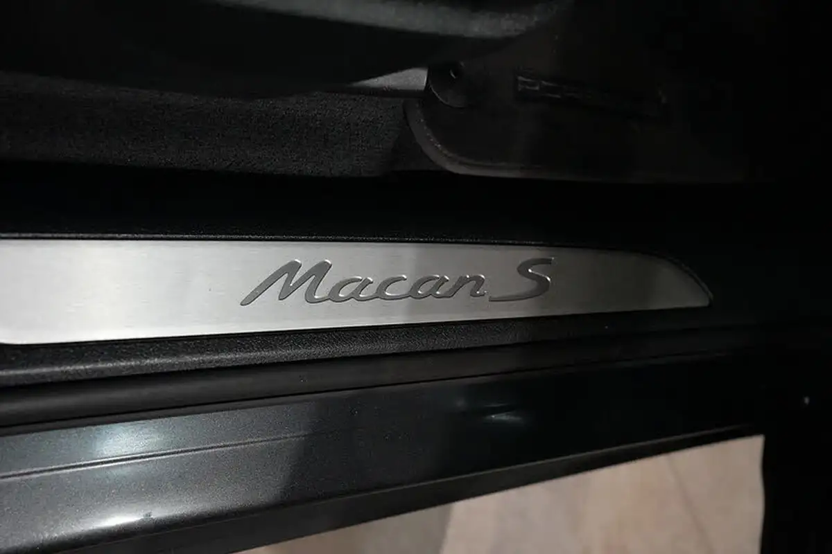 2016-porsche-macan-30td-s-big-38