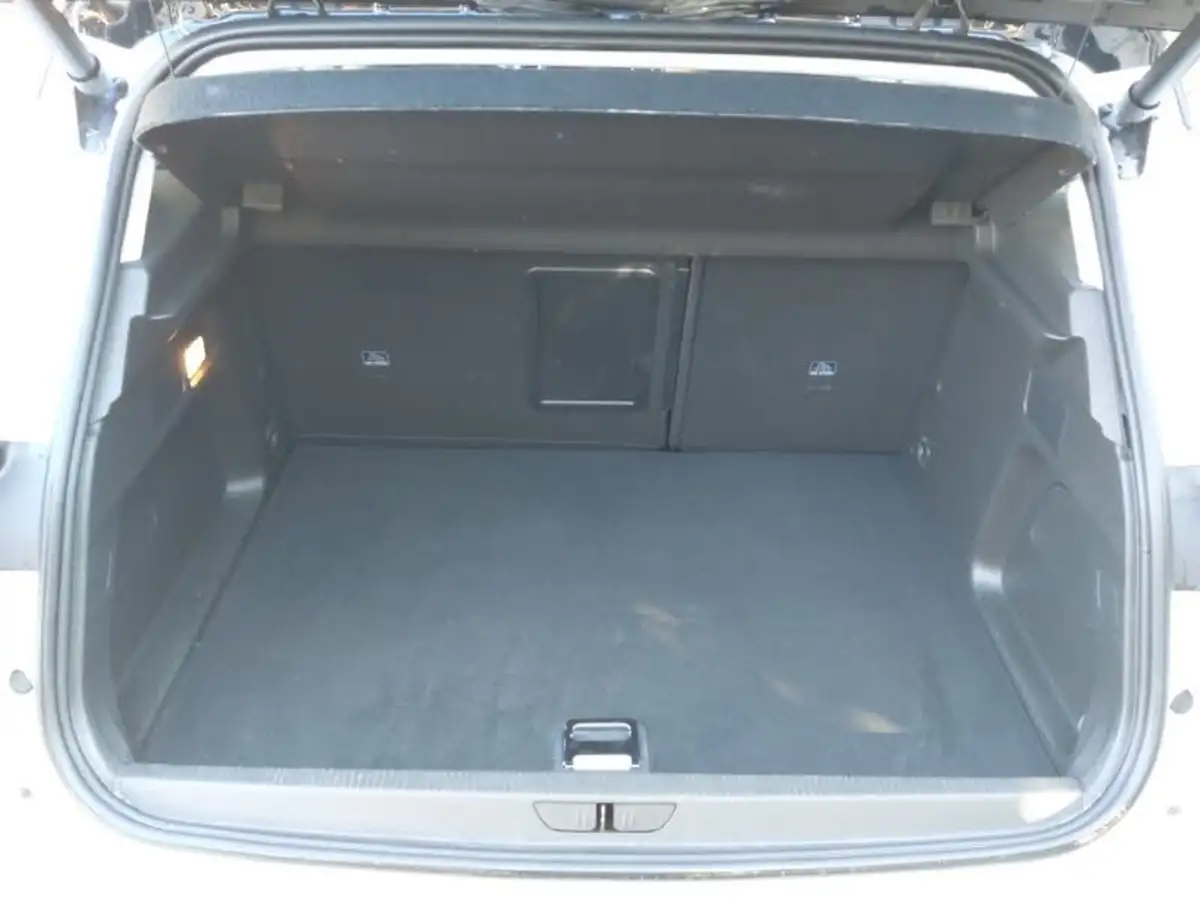 2023-vauxhall-grandland-16-gse-big-7