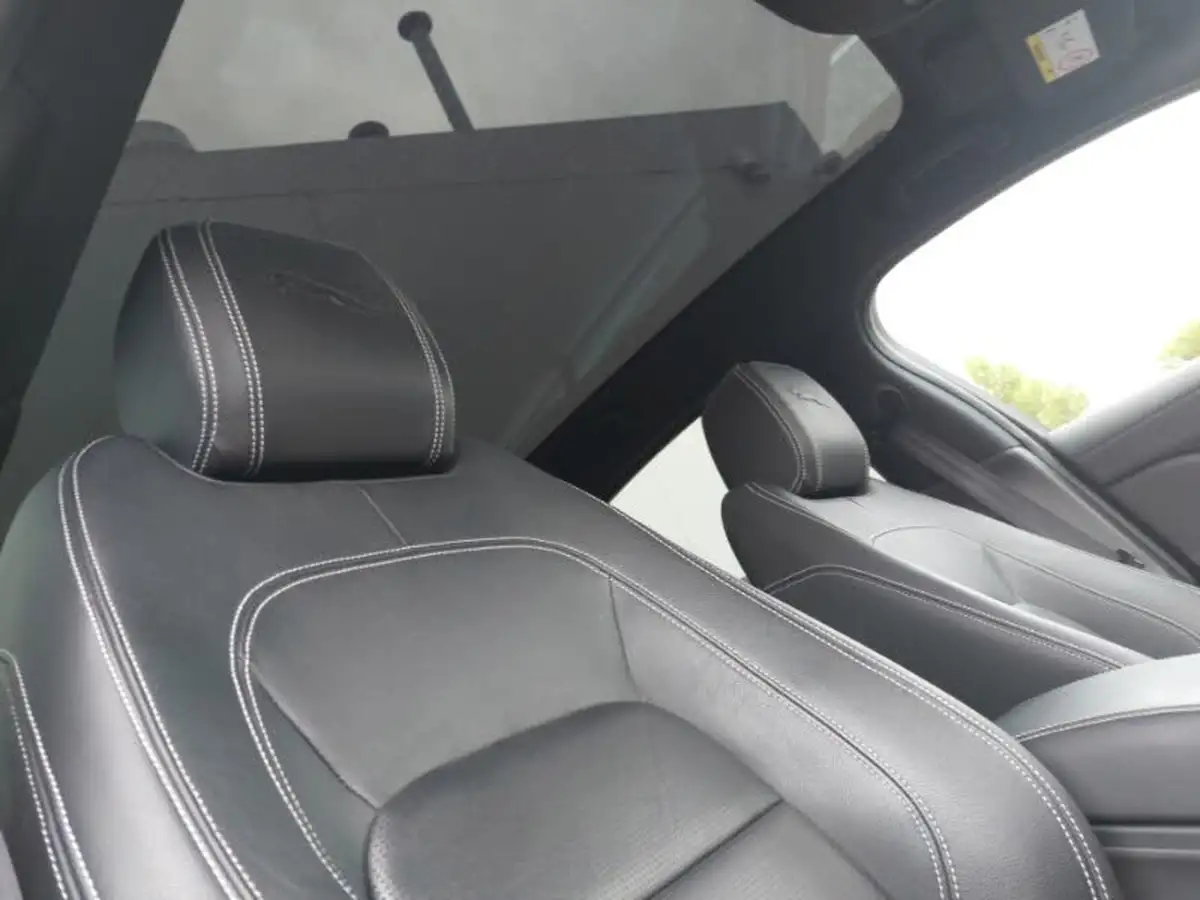 2021-jaguar-i-pace-ev400-black-big-11
