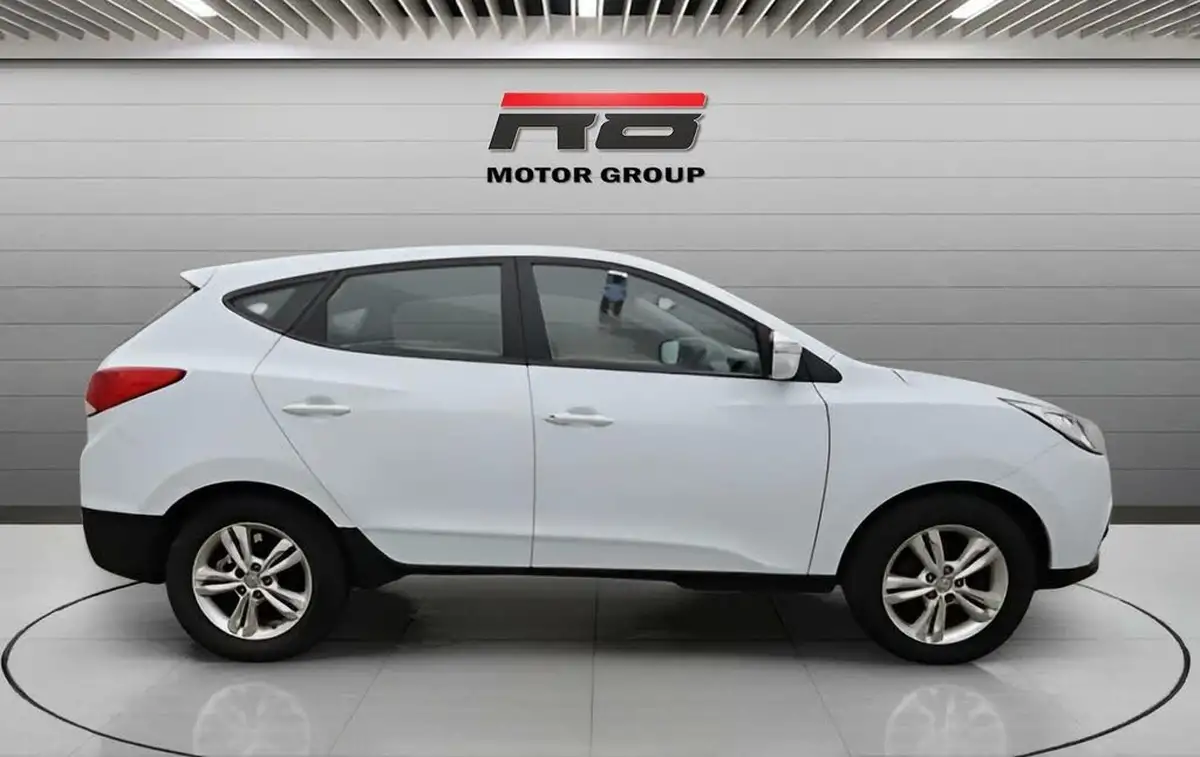 2011-hyundai-ix35-16-style-big-11