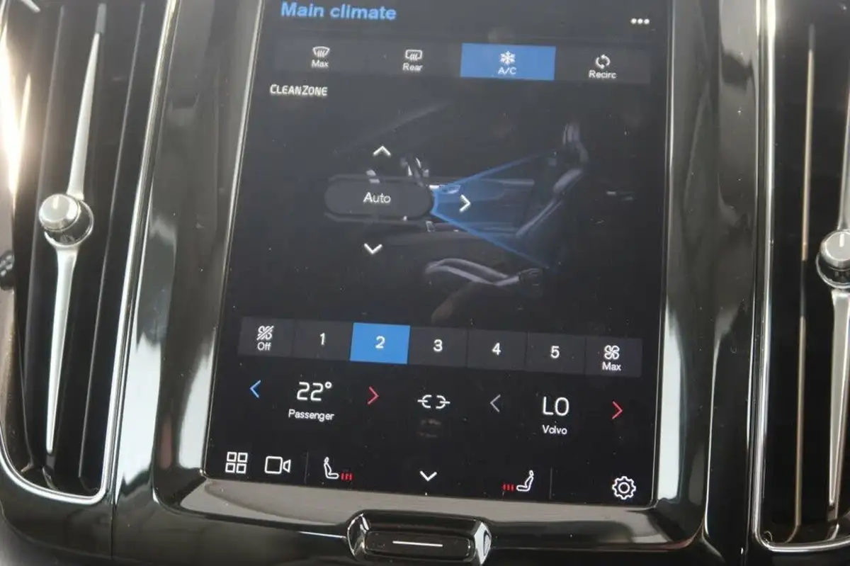 2021-volvo-xc60-20-b5-momentum-big-13