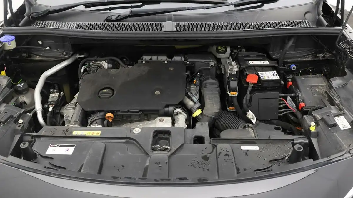 2021-peugeot-5008-suv-15-bluehdi-allure-premium-big-18