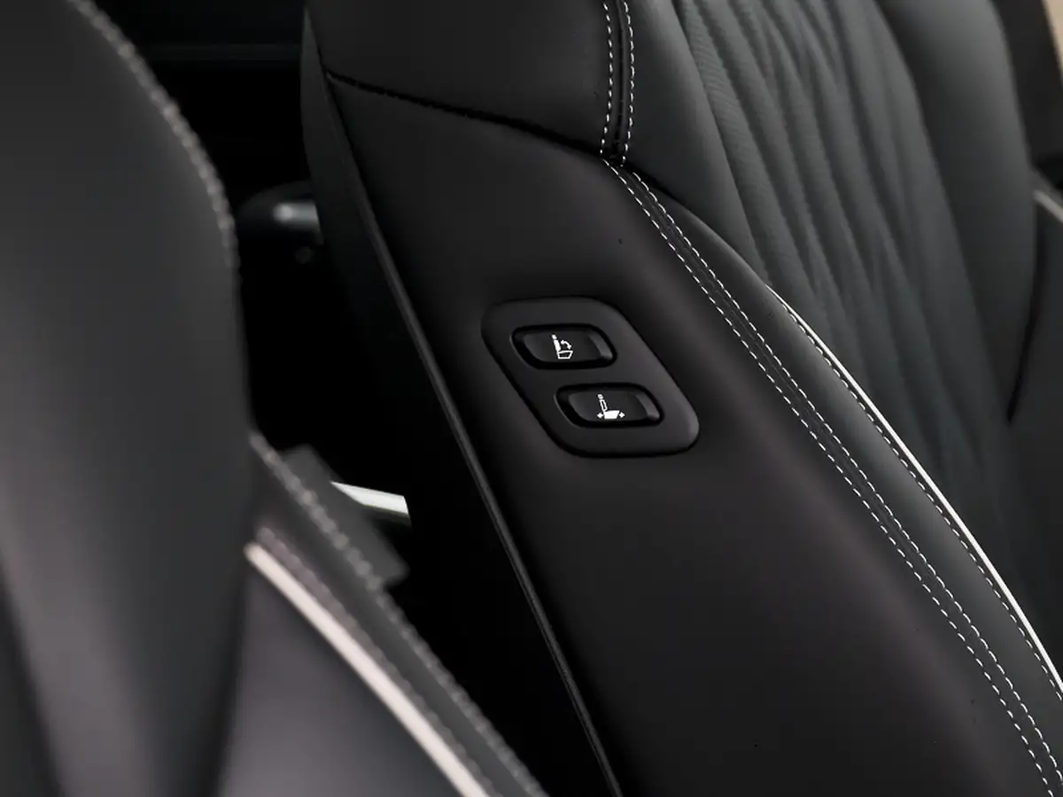 2025-genesis-gv70-25-t-luxury-line-big-16