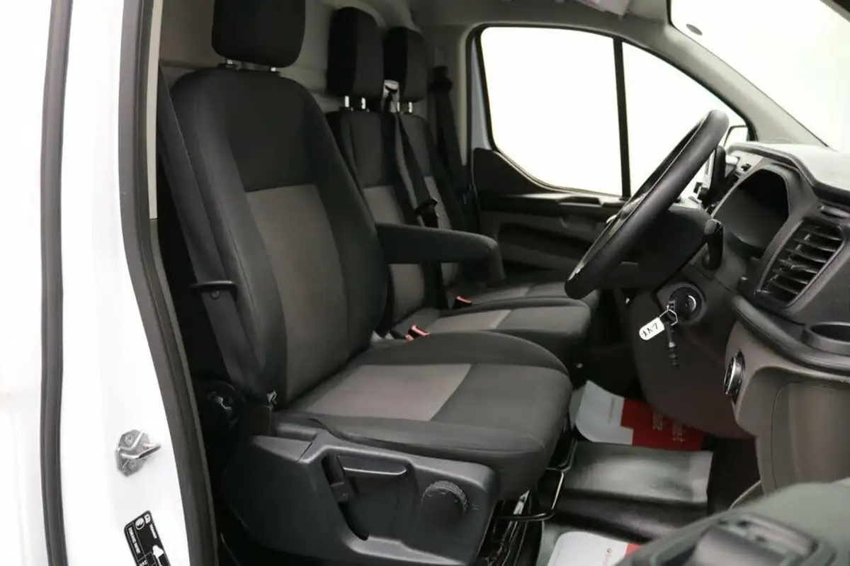 2020-ford-transit-custom-20tdci-280-l1h1-leader-105pseu6dt-panel-van-big-22