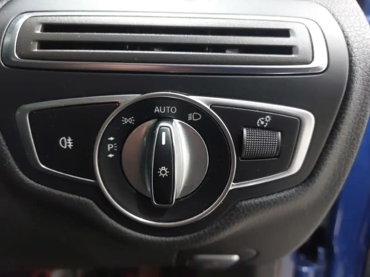 2019-mercedes-benz-c-class-15-c200-sport-premiumss-saloon-4d-big-14