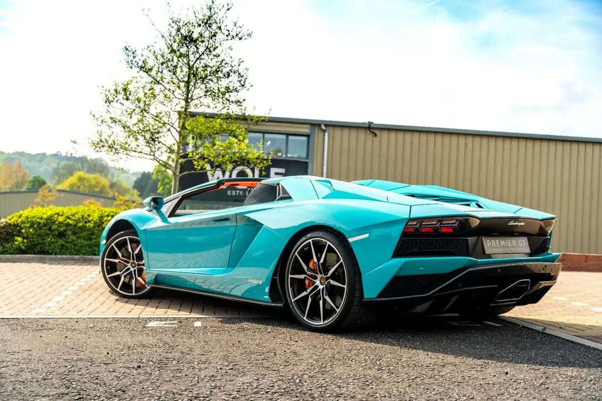 2018-lamborghini-aventador-65-s-roadster-big-2