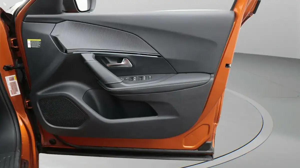 2022-peugeot-2008-suv-12-puretech-gt-big-15