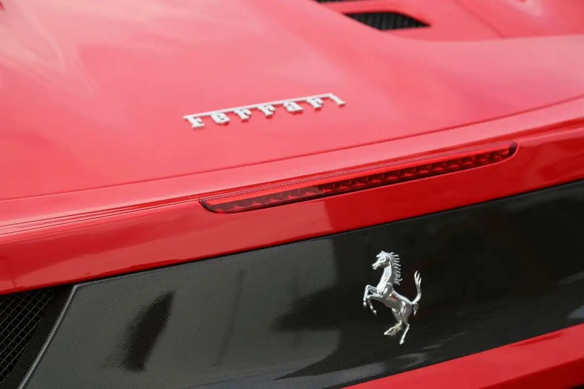 2015-ferrari-458-45-italia-big-41