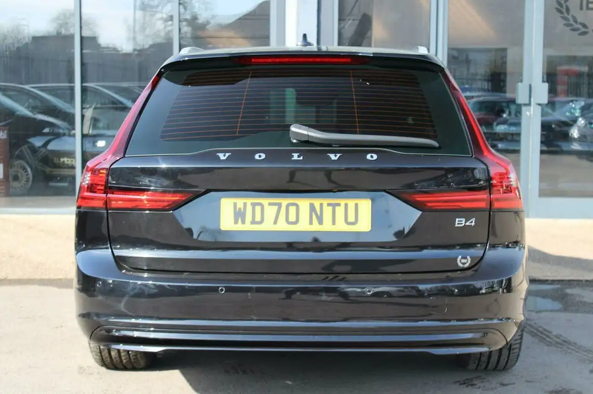 2021-volvo-v90-20td-b4-momentum-big-5
