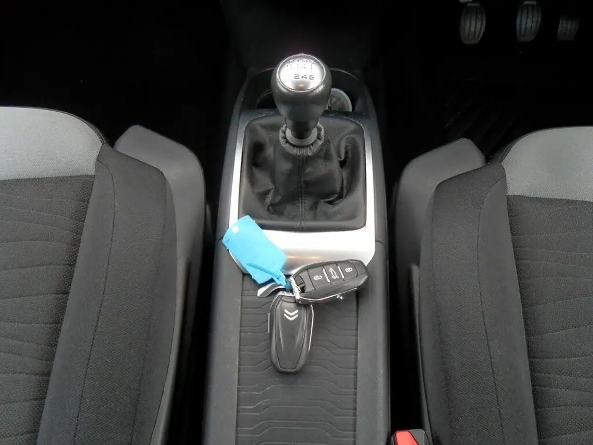 2015-citroen-c4-picasso-16e-hdi-vtr-115ps-big-50