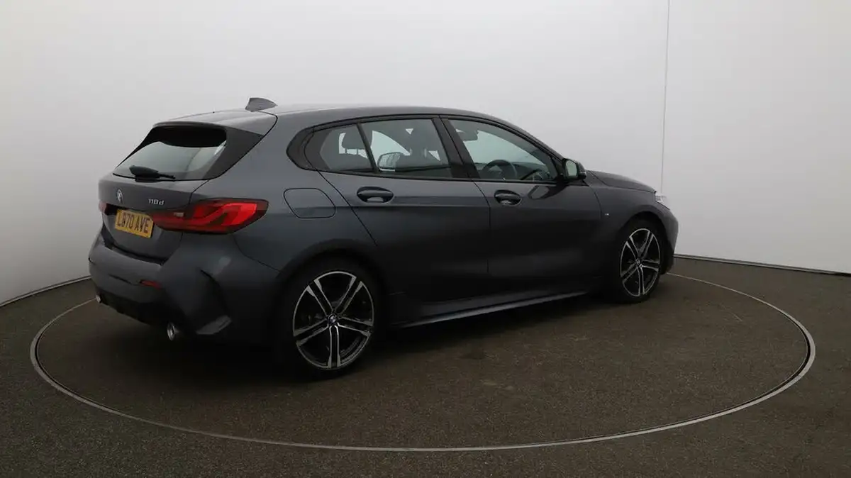 2020-bmw-1-series-20td-118d-m-sport-big-46