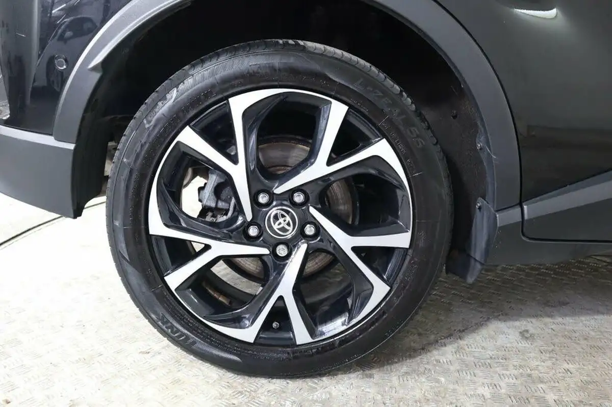 2020-toyota-c-hr-18-vvt-i-design-big-24