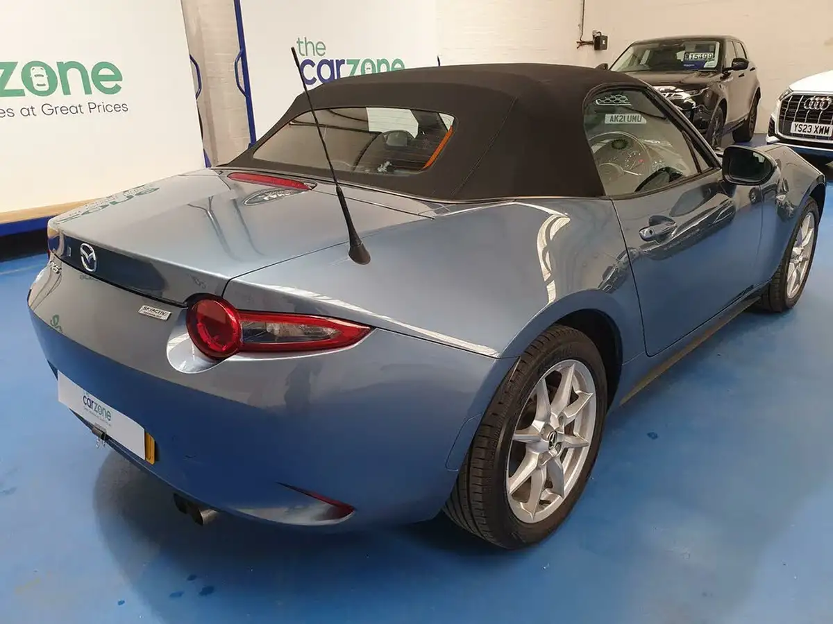 2016-mazda-mx-5-15-se-big-2