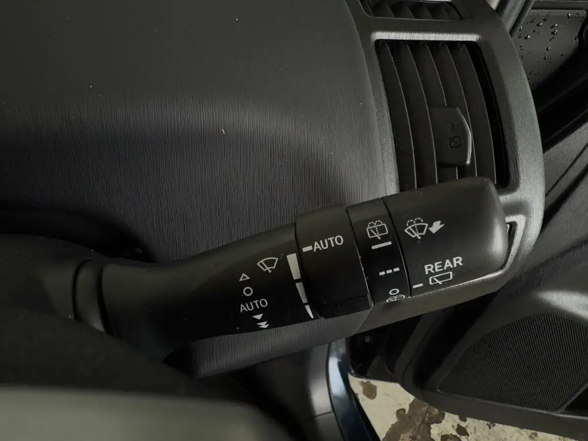 2020-toyota-prius-18-vvt-i-excel-big-16