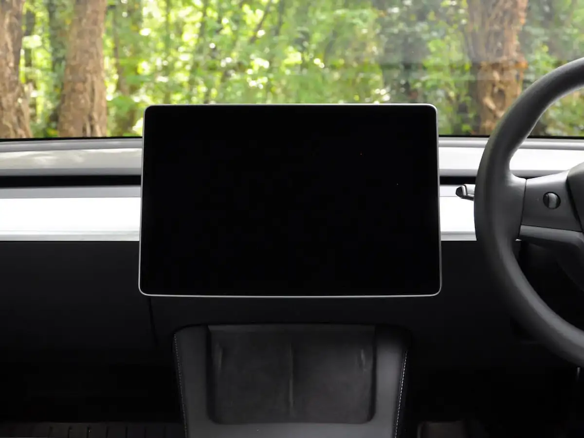 2022-tesla-model-y-e-rwd-big-67