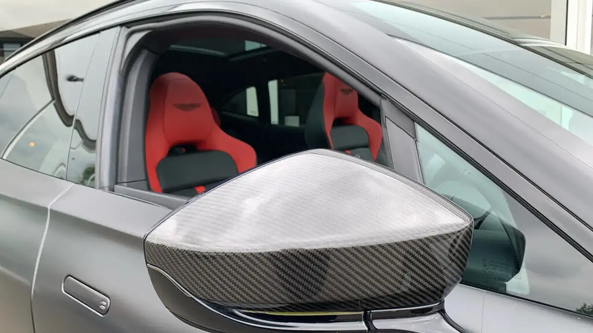 2023-aston-martin-dbx-40-v8-big-18