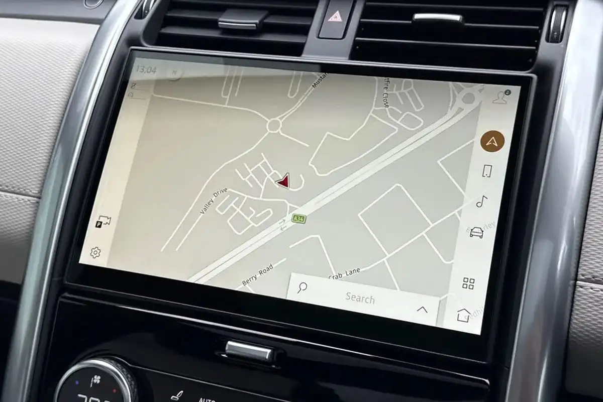 2023-land-rover-discovery-30-d300-dynamic-hse-big-11