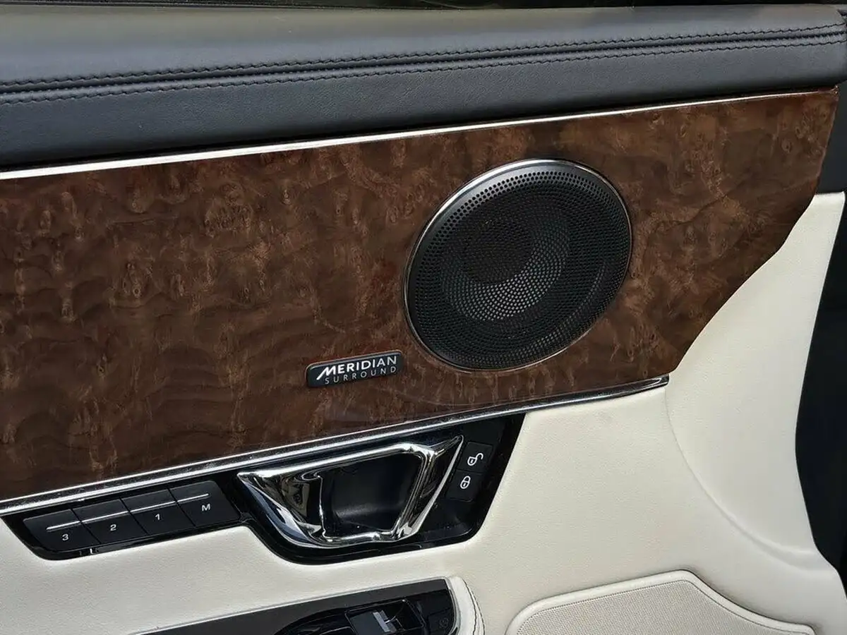 2019-jaguar-xj-series-30td-xj-portfolio-lwb-big-20