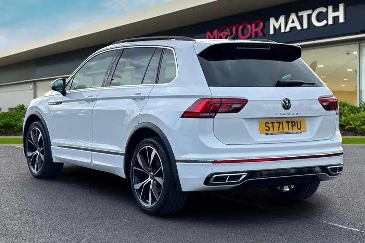 2022-volkswagen-tiguan-15-tsi-r-line-big-1