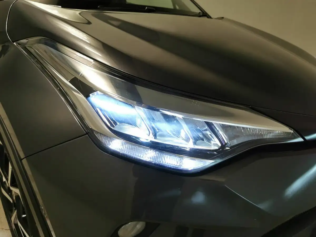 2022-toyota-c-hr-18-vvt-i-design-big-4