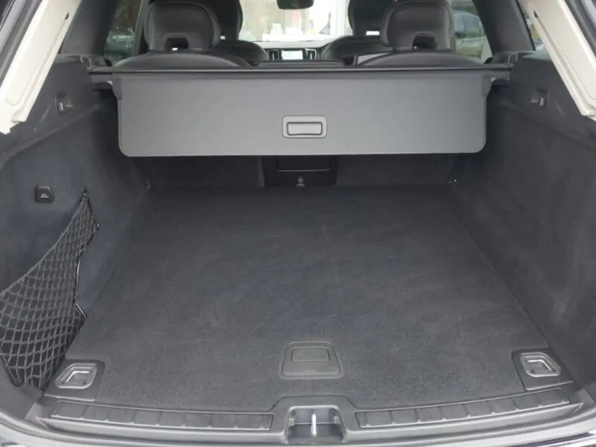 2024-volvo-xc60-20-b5-core-big-7