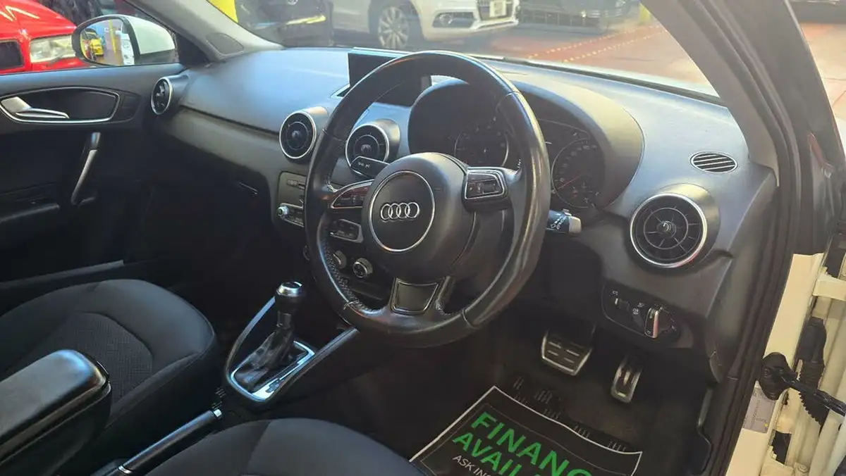 2013-audi-a1-big-9