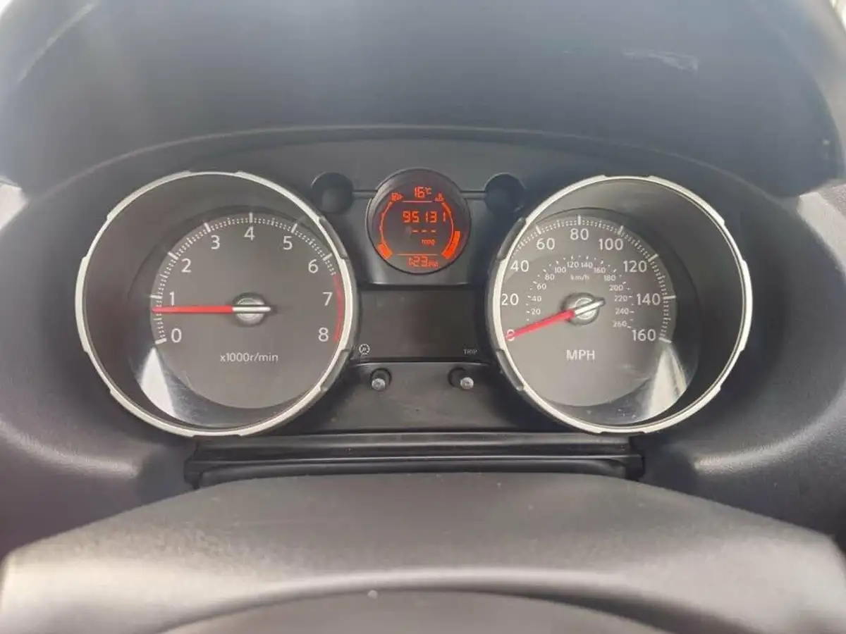 2009-nissan-qashqai2-16-acenta-big-33
