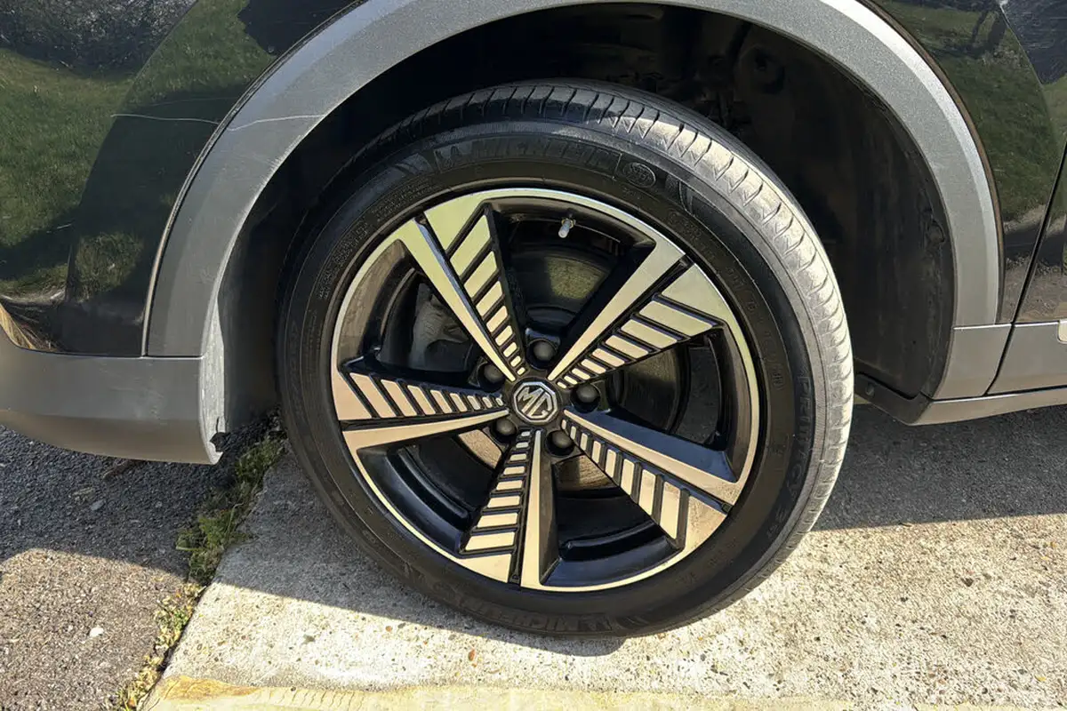 2019-mg-zs-suv-e-excite-ev-big-29