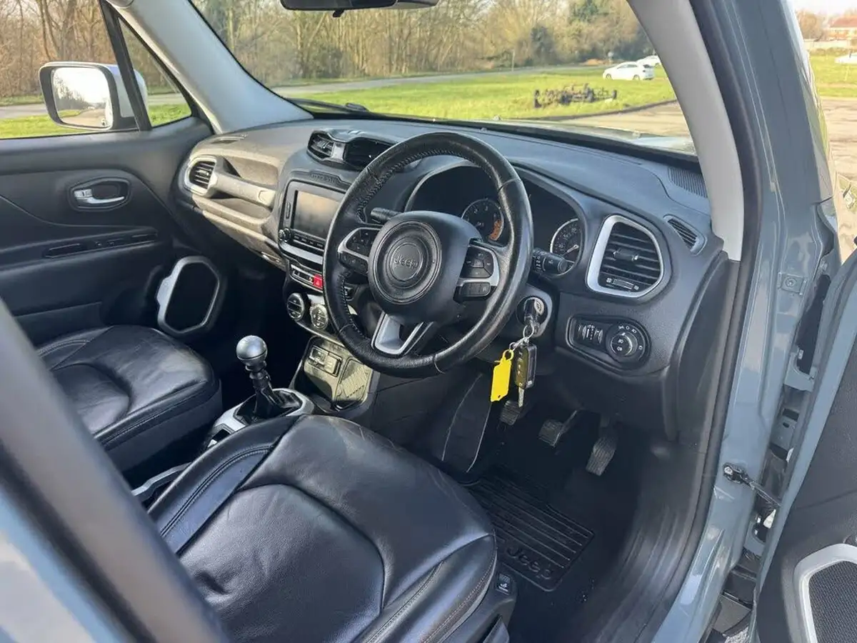 2015-jeep-renegade-16-multijet-ii-limited-ss-big-9