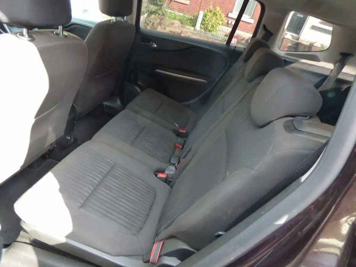 2015-vauxhall-zafira-tourer-14i-16v-turbo-exclusiv-big-12