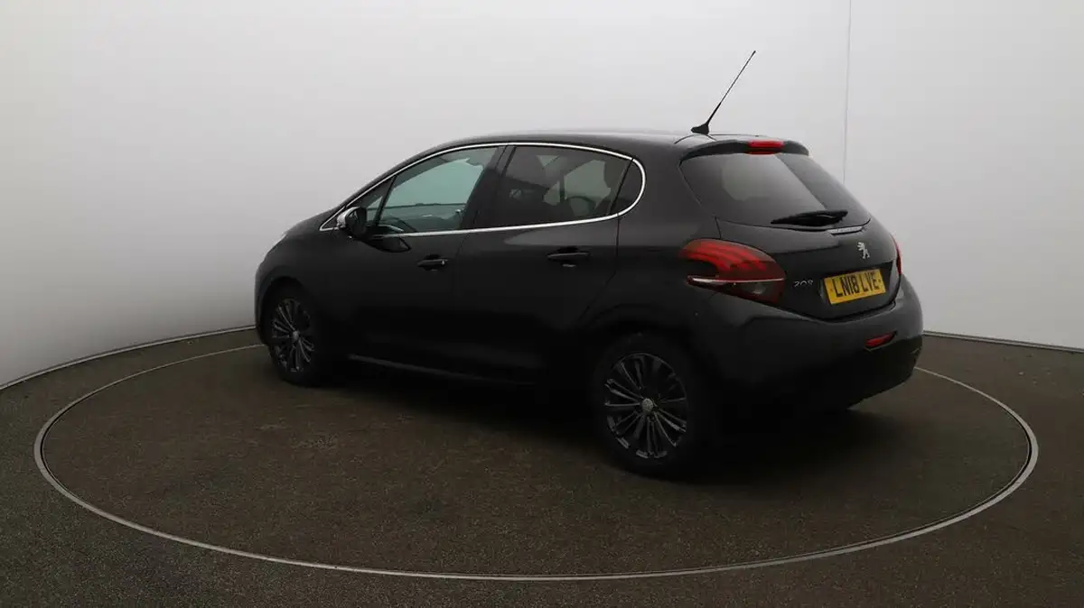 2017-peugeot-208-12-puretech-allure-110bhp-ss-5d-eat6-big-5