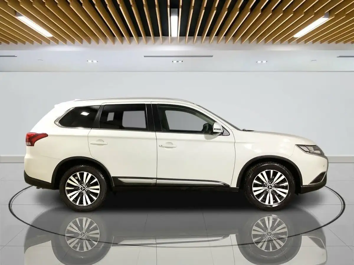 2019-mitsubishi-outlander-20-design-big-2