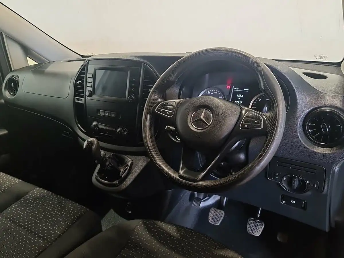 2021-mercedes-benz-vito-18-cdi-114-progressive-l2-panel-big-15
