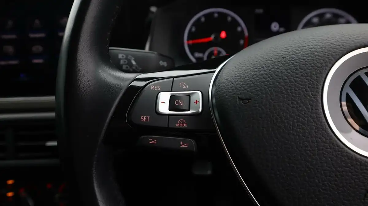 2021-volkswagen-polo-10-match-big-24