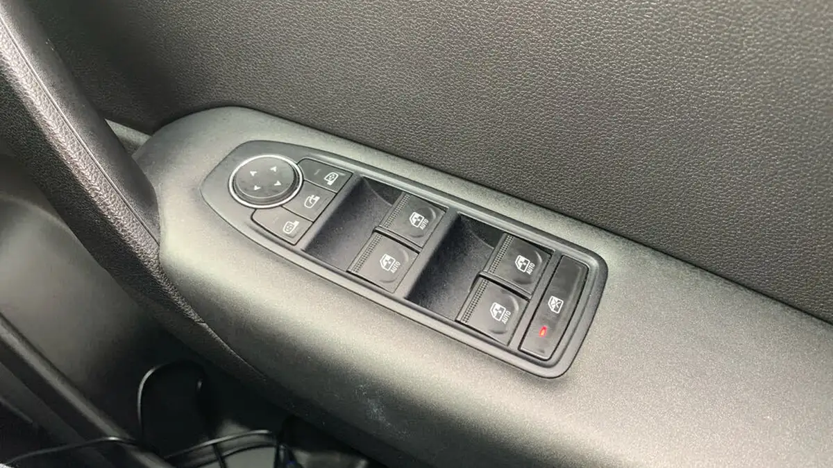 2021-renault-captur-13-tce-iconic-140ps-edc-auto-big-21