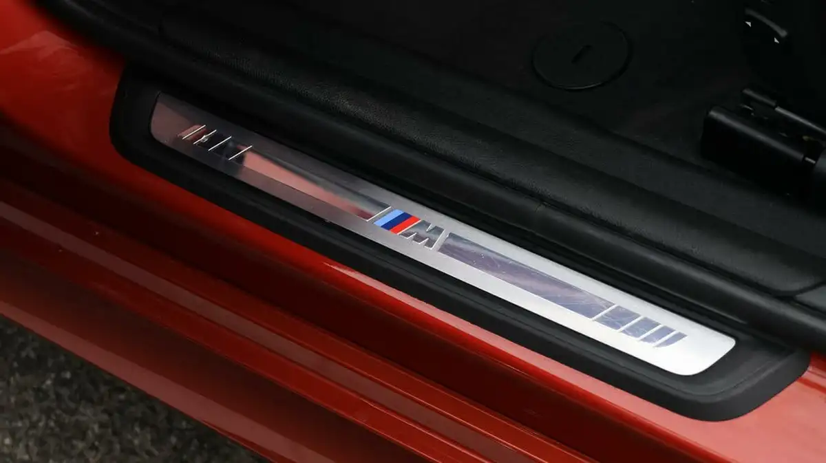 2020-bmw-3-series-20-330e-m-sport-saloon-4d-big-21