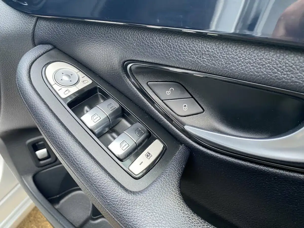 2018-mercedes-benz-c-class-20-c200-se-executive-edition-estate-5d-9g-tronic-plus-big-56