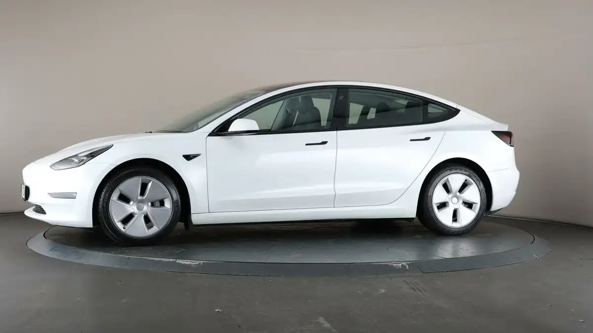 2021-tesla-model-3-e-long-range-4x4-big-32